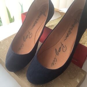 BRAND NEW American Rag ballet flats, blue faux suede, comfy classic NIB…